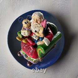 Jim Shore Disney Traditions Mickey & Minnie Christmas Wishes Enesco #4046017   	<br/>	<br/> Traditions Disney Jim Shore Mickey & Minnie Voeux de Noël Enesco #4046017
