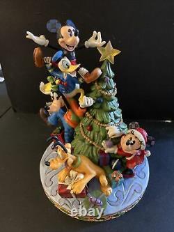 Jim Shore Disney Traditions'merry Tree Trimming' Noël Décorer 6008979