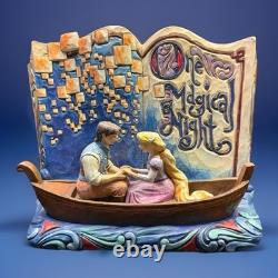 Jim Shore Disney ? Une nuit magique ? Figurine livre d’histoires Raiponce 4043625