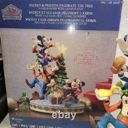 Jim Shore Les Fab Five décorant le sapin de Noël, figurine illuminée, neuf en boîte, neuf