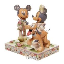 Jim Shore Traditions Disney Mickey et Minnie Mouse en promenade dans la forêt blanche