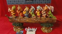 Jim Shore Traditions Disney Retour à la maison - Les Sept Nains sur une bûche 4005434 Avec boîte