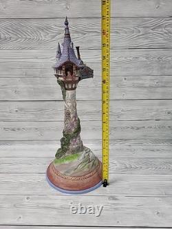 Ornement de la tour de Raiponce 'Rêver de lumières flottantes' des Traditions Disney. PBF