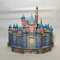 Parcs Disney Château de la Belle au Bois Dormant Jim Shore Château de l'Amour Vrai Enesco