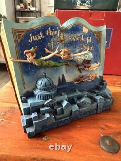 Rares et Retirés ? Disney Traditions Peter Pan En Route Vers Neverland Livre d'Histoire