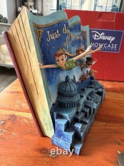 Rares et Retirés ? Disney Traditions Peter Pan En Route Vers Neverland Livre d'Histoire