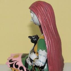 Traditions Disney 6010865 NB4X Sally et le chat sur la pierre tombale Figurine en résine