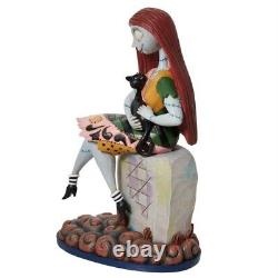 Traditions Disney 6010865 NB4X Sally et le chat sur la pierre tombale Figurine en résine