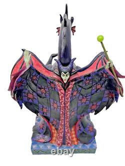 Traditions Disney Maléfique et le Dragon lançant le sort #4011739