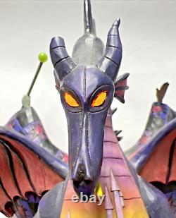 Traditions Disney Maléfique et le Dragon lançant le sort #4011739