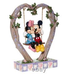 Traditions Disney par Jim Shore Figurine Mickey et Minnie Mouse sur balançoire en forme de cœur